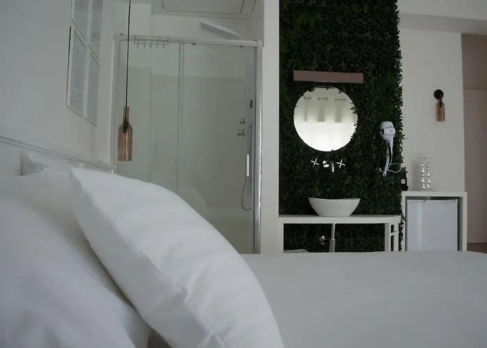 Boite D'esprit De Luxe Oda ve Kahvaltı 3*